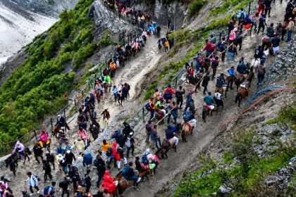 Amarnath Yatra 2026: Throng of devotees gathers for a glimpse of Baba Barfani.