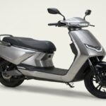 Kinetic Watts & Volts DX Electric Scooter